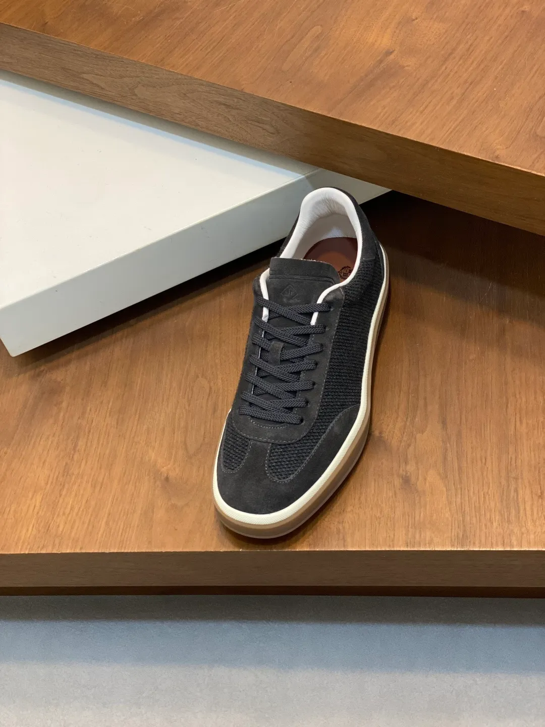 P420 Loro Piana - classic casual shoes, men's lace-up casual shoes and sneakers, high-quality lightweight and comfortable fabrics, suitable for outdoor leisure, the color scheme is young and energetic, it goes great with sportswear or casual suits! Code number: 39-44 (38, 45, 46, can be customized No. 088